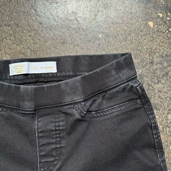 Signature Levi Strauss Pull On Skinny Totally Shaping Jeans Women’s 29 Waist - Picture 2 of 15